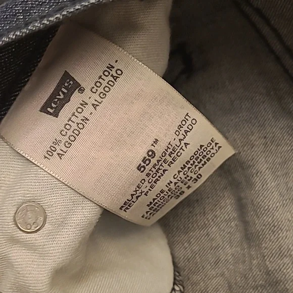 LIKE NEW Levi's 559 Relaxed Straight Medium Wash Mens Jeans - Picture 6 of 14